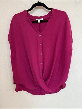 She + Sky Twist-Hem Button Front Blouse in Magenta